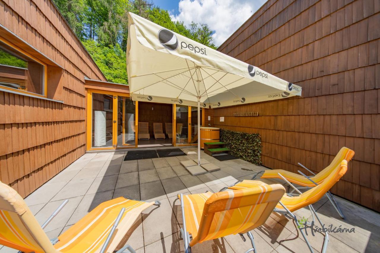 Restaurace A Pension Hrebikarna Chomutov Exterior photo
